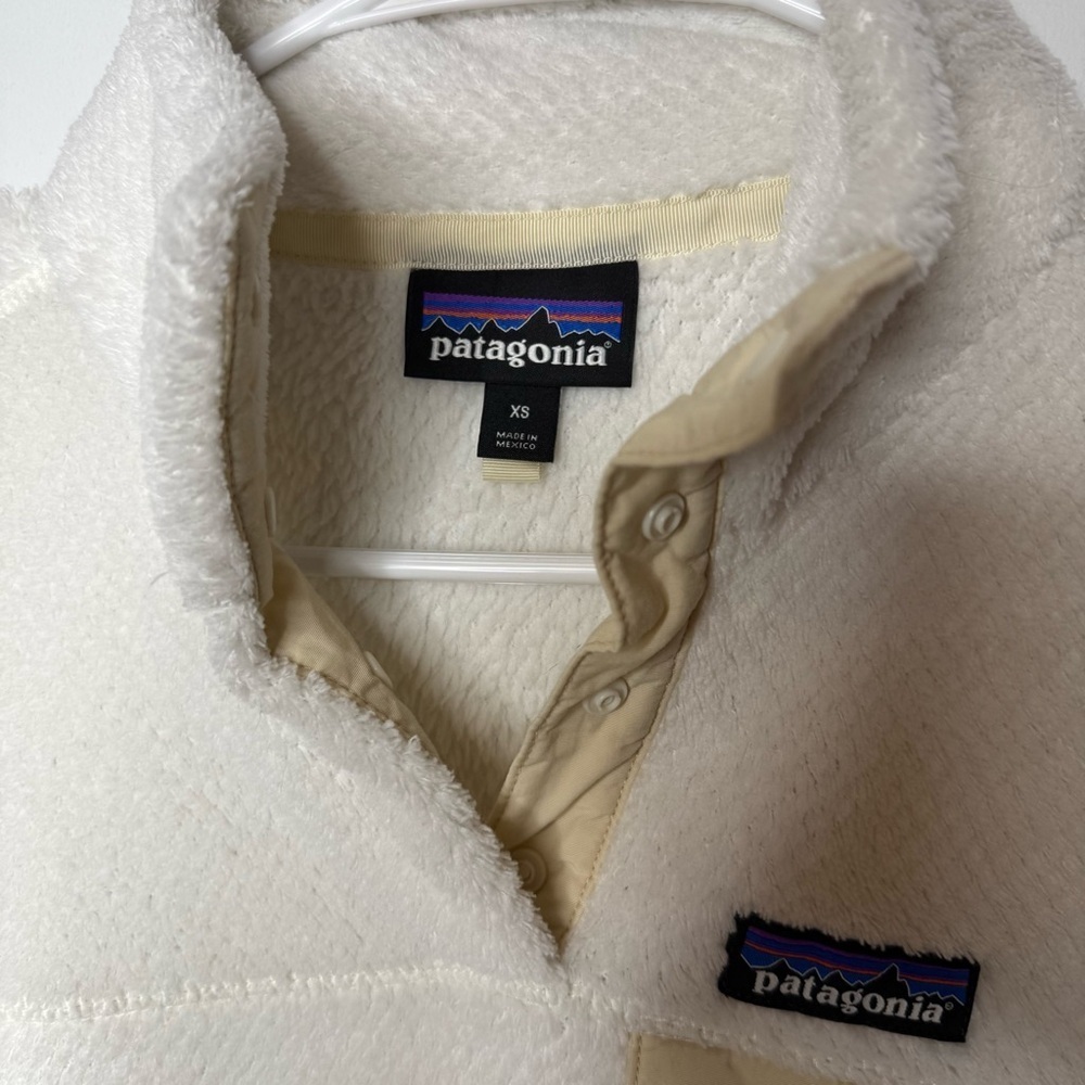 Patagonia Women's Re-Tool Snap-T Pullover in white XS - Picture 3 of 7